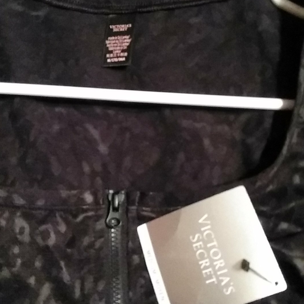 Top - Picture 3 of 4